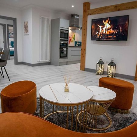 Heather House , Luxury Holiday House In ピトロクリー エクステリア 写真